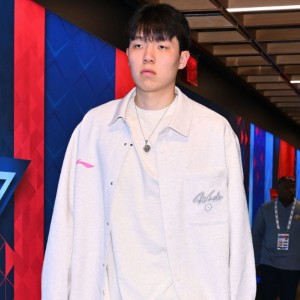 乐鱼官方网站-开拓者官宣下放杨瀚森！与扬布拉德签下双向合同 将裁掉库克