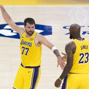 汤爹：詹姆斯仍是湖人队内最佳 东契奇哪方面比他强？
